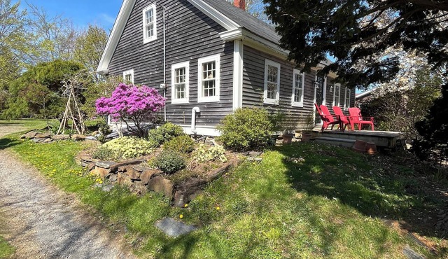 Historic 1785 Cape/46 acres/water views/6 min to Lunenburg and Hirtles Beach
