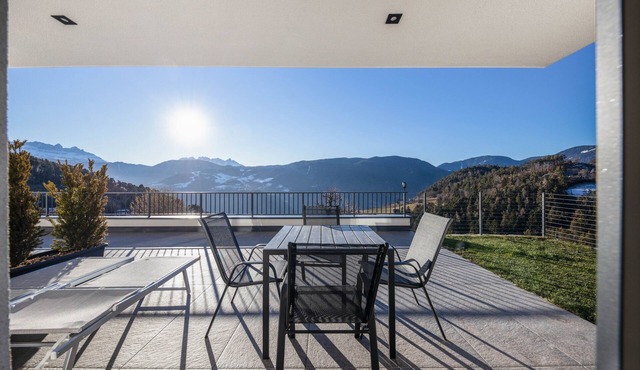 Holiday Apartment "Thalerhof Naturae Lignum" with Mountain View, Garden & Wi-Fi