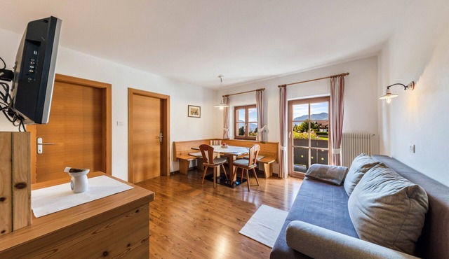 Holiday Apartment "Florerhof Flieder" with Mountain View, Sauna, Wi-Fi & Garden