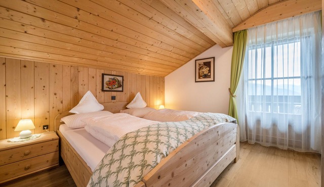 Holiday Apartment "Himmelreich" with Mountain View, Balcony & Wi-Fi
