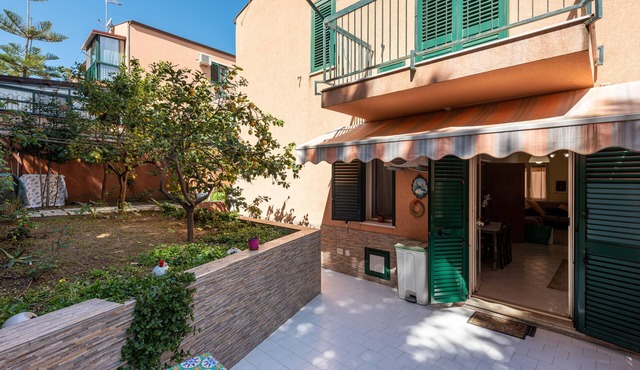 Holiday Apartment 'Paradiso Marino' with Terrace, Garden and Wi-Fi