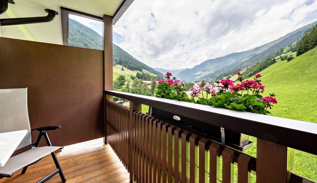 Holiday flat 'Zimmerhofer Panorama' with wellness facilities at Hotel Schwarzenstein.