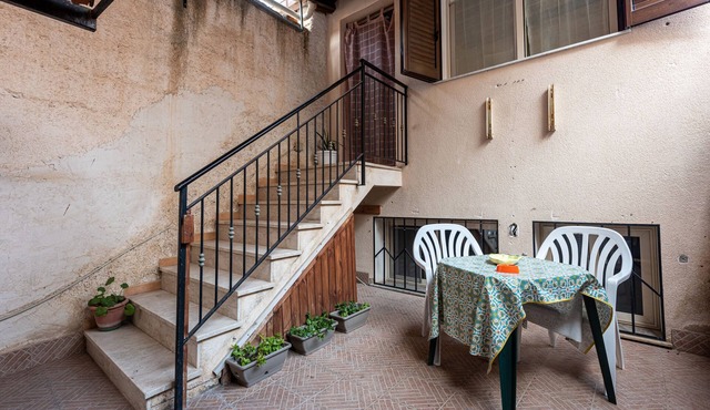 Holiday Home 'A Casa Di Manu' with Sea View, Terrace & Balcony