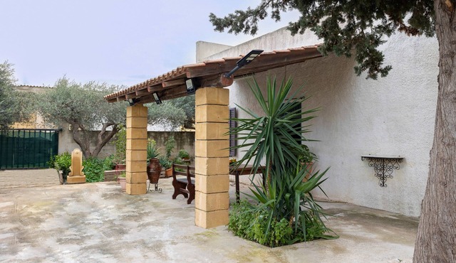 Holiday Home 'Villetta Il Gallo' with Terrace, Garden & Wi-Fi