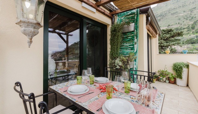 Holiday Home 'Casa Mauro E Robi Attico Faraglioni' with Private Terrace, Wi-Fi and Air Conditioning