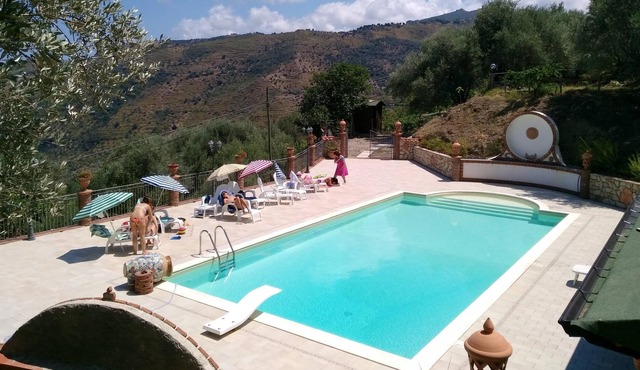 Homerez - Nice appartement 5 km away from the beach for 4 ppl. with shared pool