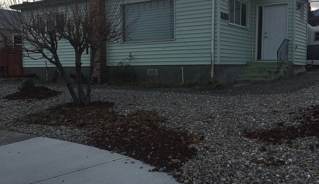 House to rent for a month or two in the sunny Okanagan Valley in Oliver, BC.