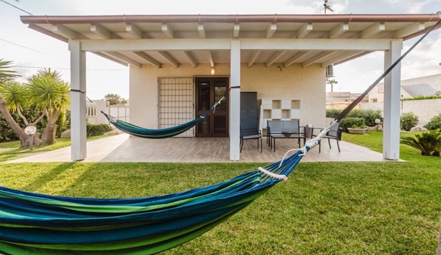 House with garden near the sea (Il Patio sul Mare)