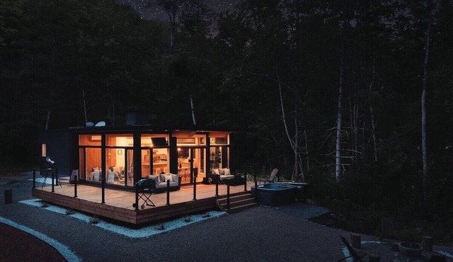 Hubble Tremblant · Starry Tremblant l Design View Spa Lake Beach