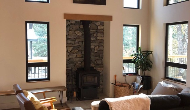 Hygge Hytte.Brand new cabin in Sunshine Valley BC