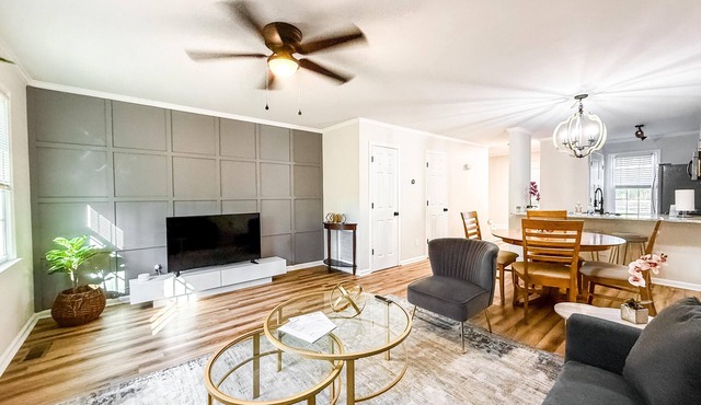 Ideally Situated 2BR 2ensuite Townhome in Raleigh