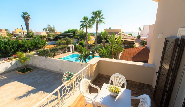 Indipendent apartment in Villa Panoramic at 50m from the beach