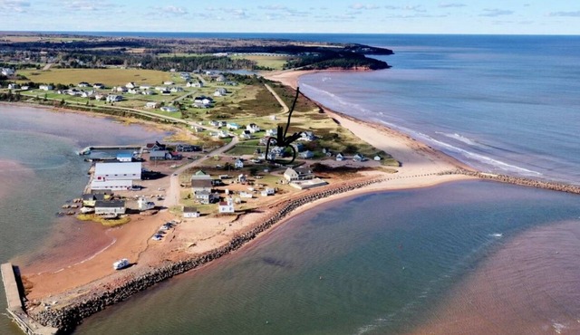 Indulge in Coastal Luxury: Unforgettable Waterfront Getaway! Multiple Families!