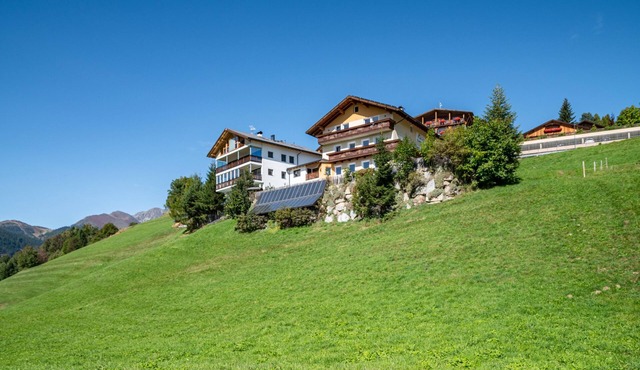 Inviting Eisacktal Apartment with Mountain Views, Terrace & Prime Location in Meransen