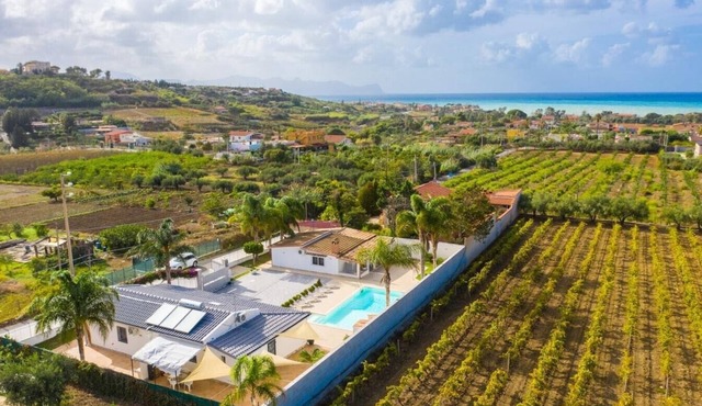 Villa Segesta - villa near the beach