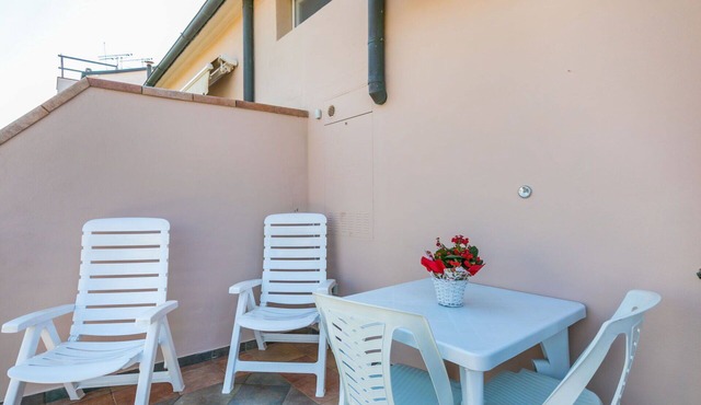 Cosy apartment for 6 people with WIFI, A/C, TV and balcony