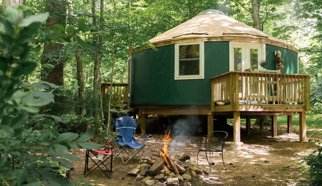 JP's Waterfront Yurt with Heating, Cooling & Wifi / Glamping on the River