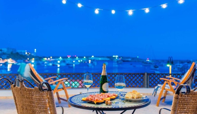 Kalammare 2 - Deluxe seafront Apartment