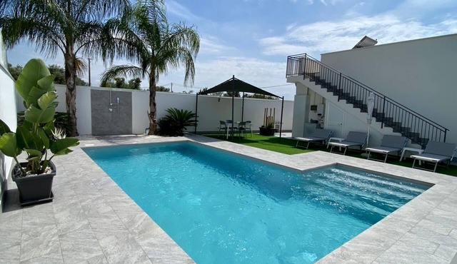 Katy's Holiday House, Private Villa