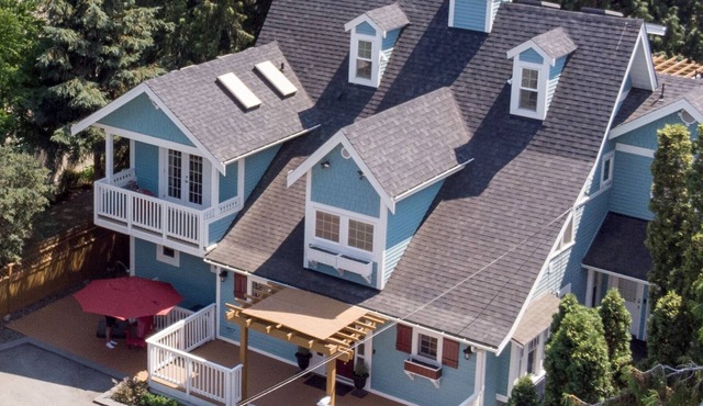Kelowna Bed & Breakfast (CHATHAM HOUSE)