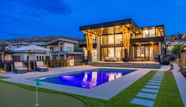 Kelowna Retreat | Pool, Views, 5 ensuites