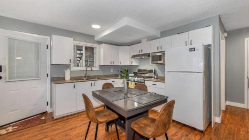 Knockan Hill Rentals - Ground Floor Suite