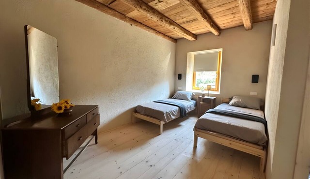 La Finestra sul Grappa - 'Monte Tomatico' Room with Mountain View, Shared Terrace & Wi-Fi