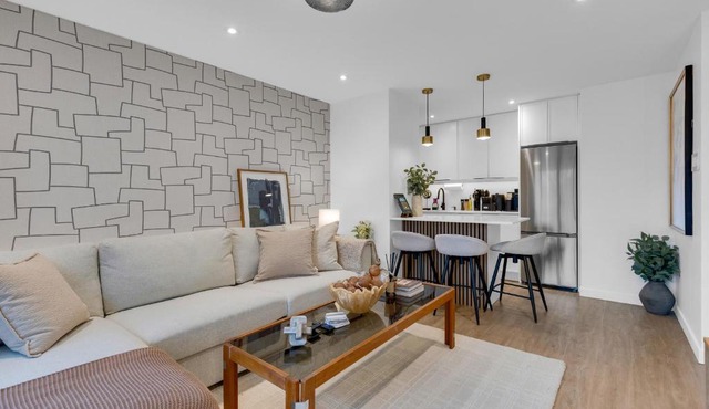 La Galerie Luxe 1BR King Bed Parking Inc