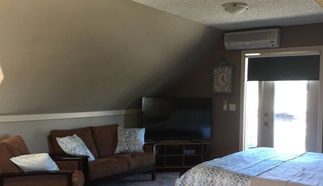 Lake Front Private Loft in Chestermere