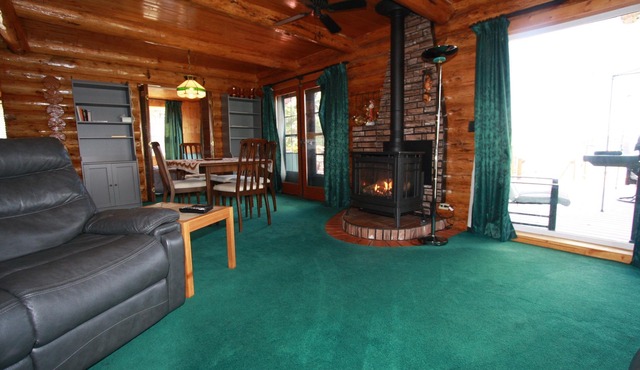 Lake front with a dock - great fishing, outdoor trails, hunting & water sports!