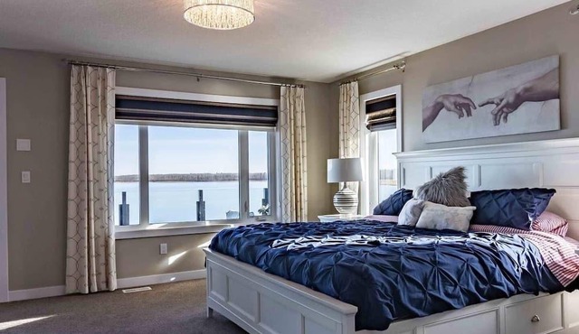 Lake Front with gorgeous views, close to home!