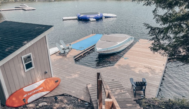 Lake of Bays 4bdrm Water Front Family Oasis! End Of The Road, Ultimate Privacy.