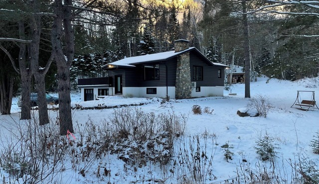 Lake Ouareau cottage