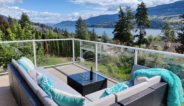 Lake Time 🌊 2 Bed+Den, Your Home Away From Home!