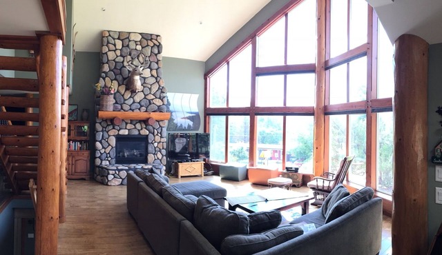 LAKE VIEW Mountain house w/HOT TUB