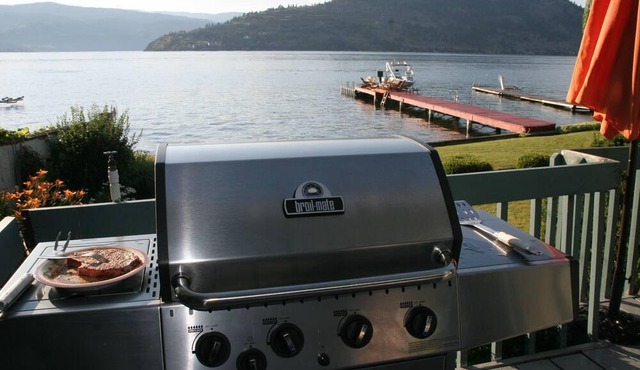 LAKEFRONT HOUSE, Dock, Firepit, Boat Lift - 7 day Saturday to Saturday Only