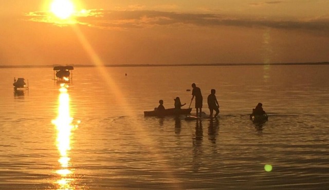 Lakefront House Sleeps 12