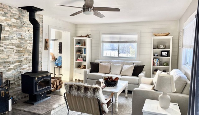 Lakefront property that ensures an unparalleled experience of peacefulness.