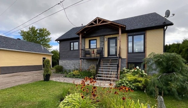*Lakeside* 3BR - Kayak, Spa, FP, Billiards, AC