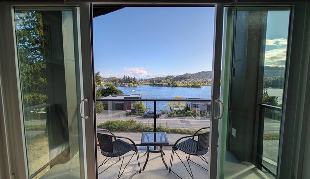 Lakeview Hideaway