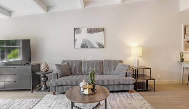 Landing | Incredible Studio, Gym, Pool