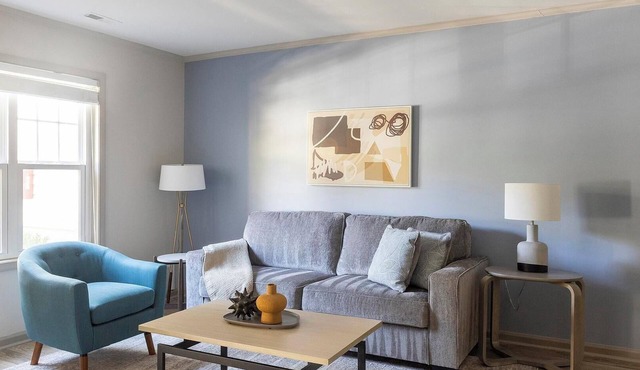Landing | Spectacular 2BD, Gym, Tennis Court