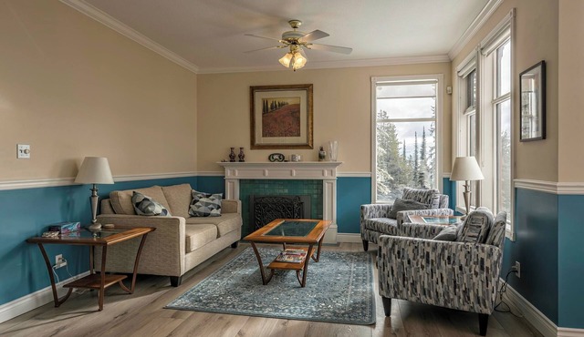 Large 5 bedroom, standalone home with private hot tub, BBQ and pet friendly too!