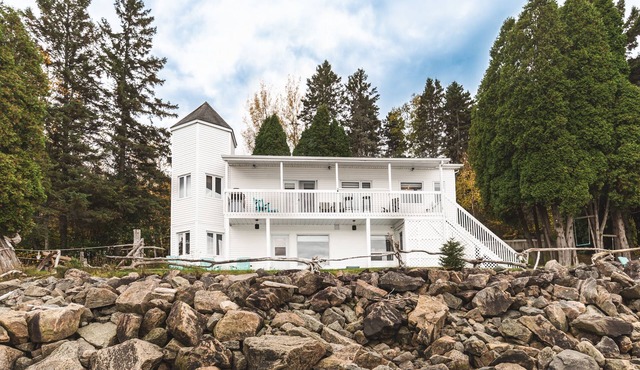 Large chalet with great views over the Saguenay Fjord.