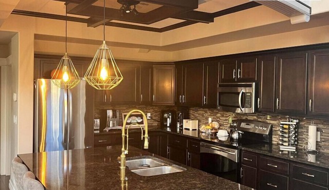 Large Executive Home in Mill Springs , 4 bd/3 ba