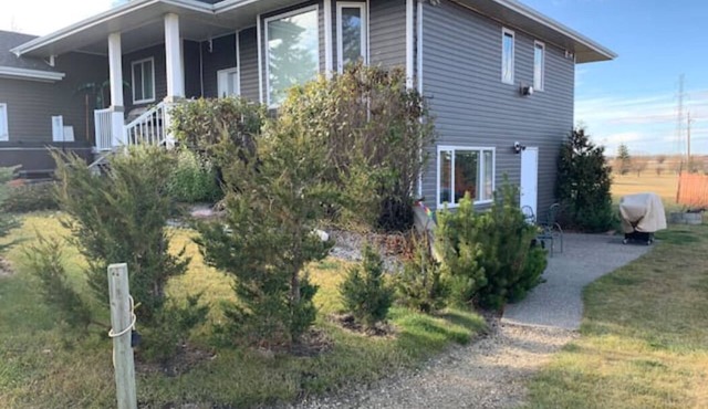 Large house - 1600 sq ft, Large Acreage - 3 minutes south of Red Deer Alberta