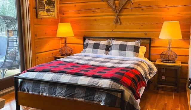 Laussedat Vista Mountain Cabin + Hot Tub