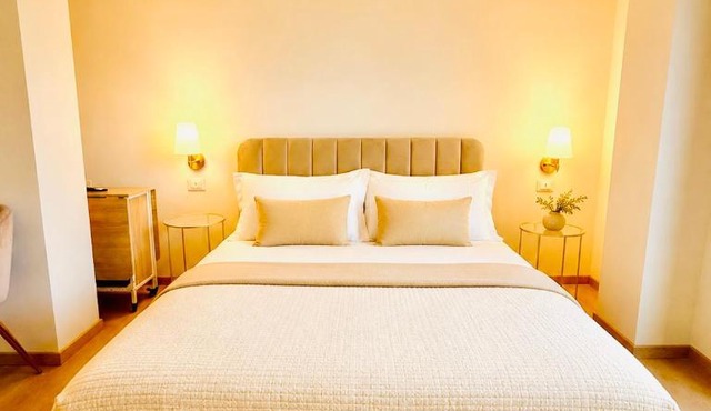 Le Charme Luxury Suite