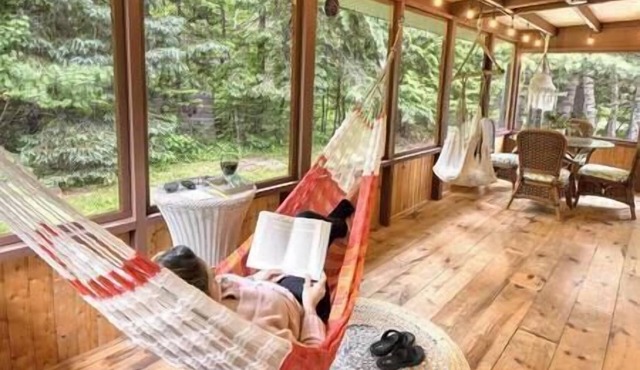 Le Chickadee: Hot Tub, River Beach, Relax & Escape