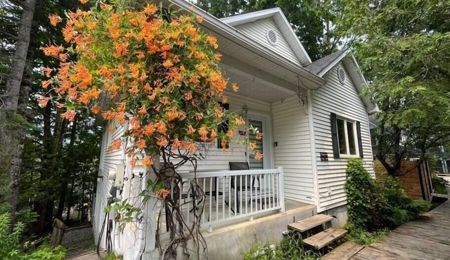 Le Loup - Rustic luxury cottage in North Hatley